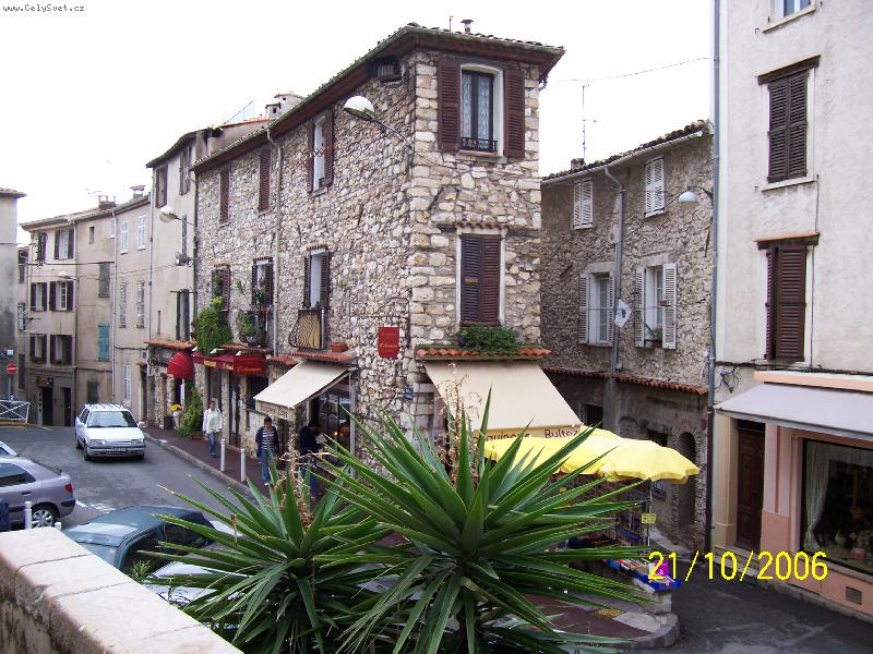 Foto: Antibes-Historick� centrum m�sta.