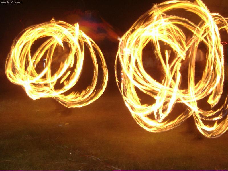 Foto: ohniva show-ohen, ohen ohen