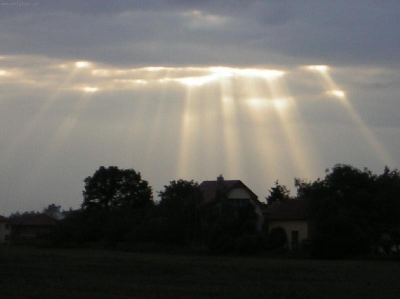 Foto: nebe-Osv�cen� jako na diskot�ce