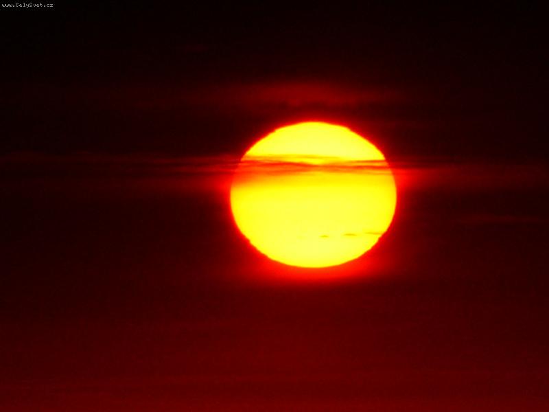 Foto: Rudy zapad slunce